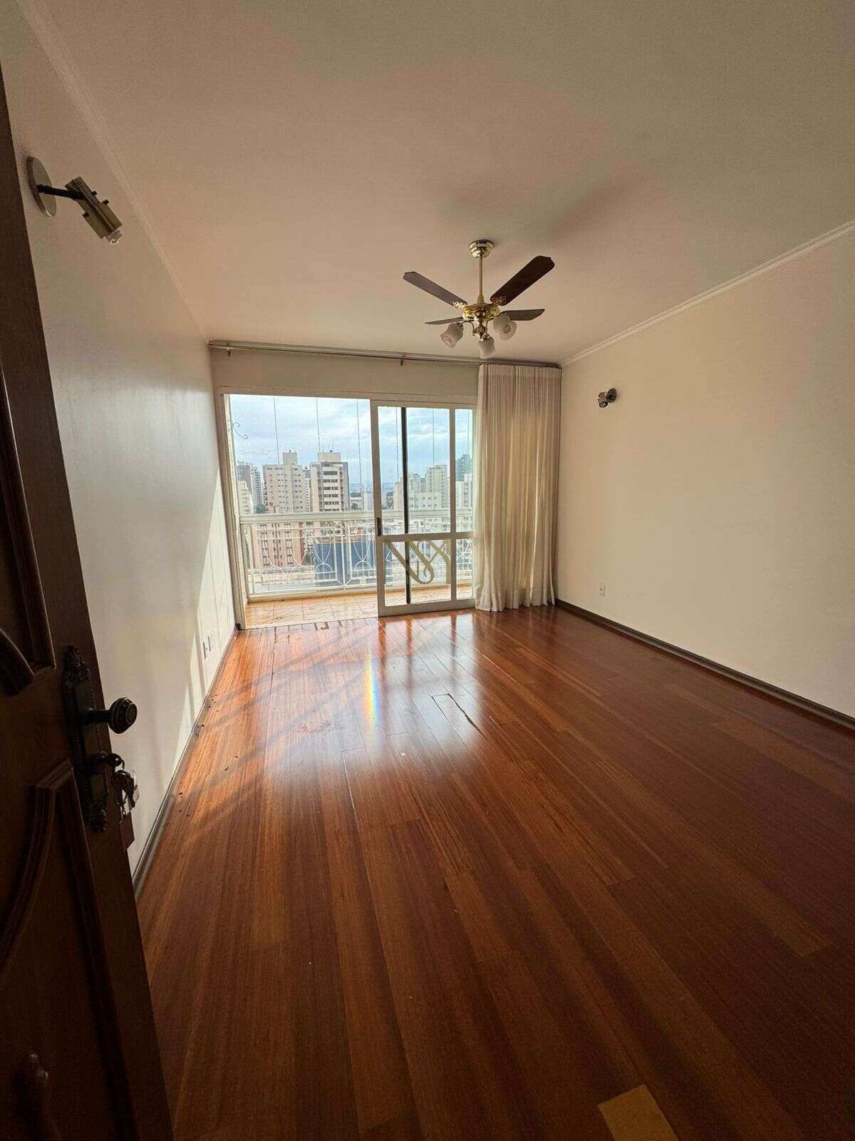 Apartamento à venda com 3 quartos, 134m² - ,
