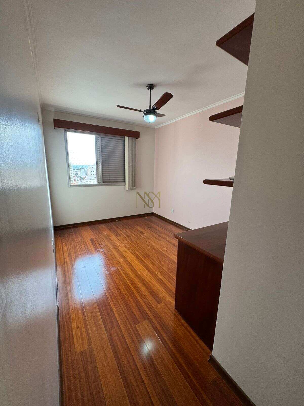 Apartamento à venda com 3 quartos, 134m² - ,