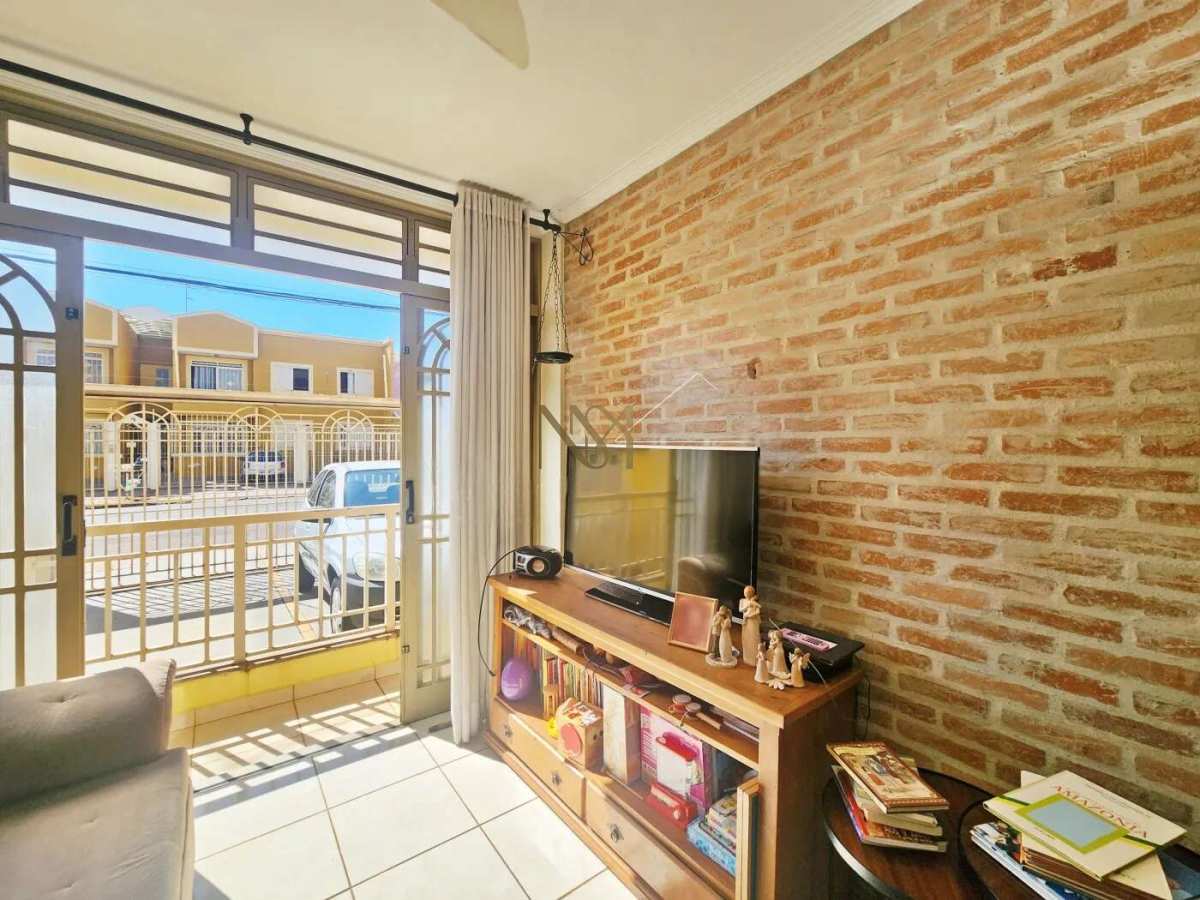  - Apartamento Térreo à Venda no Parque Anhanguera | 3 Quartos, 1 Suíte | 77 m²