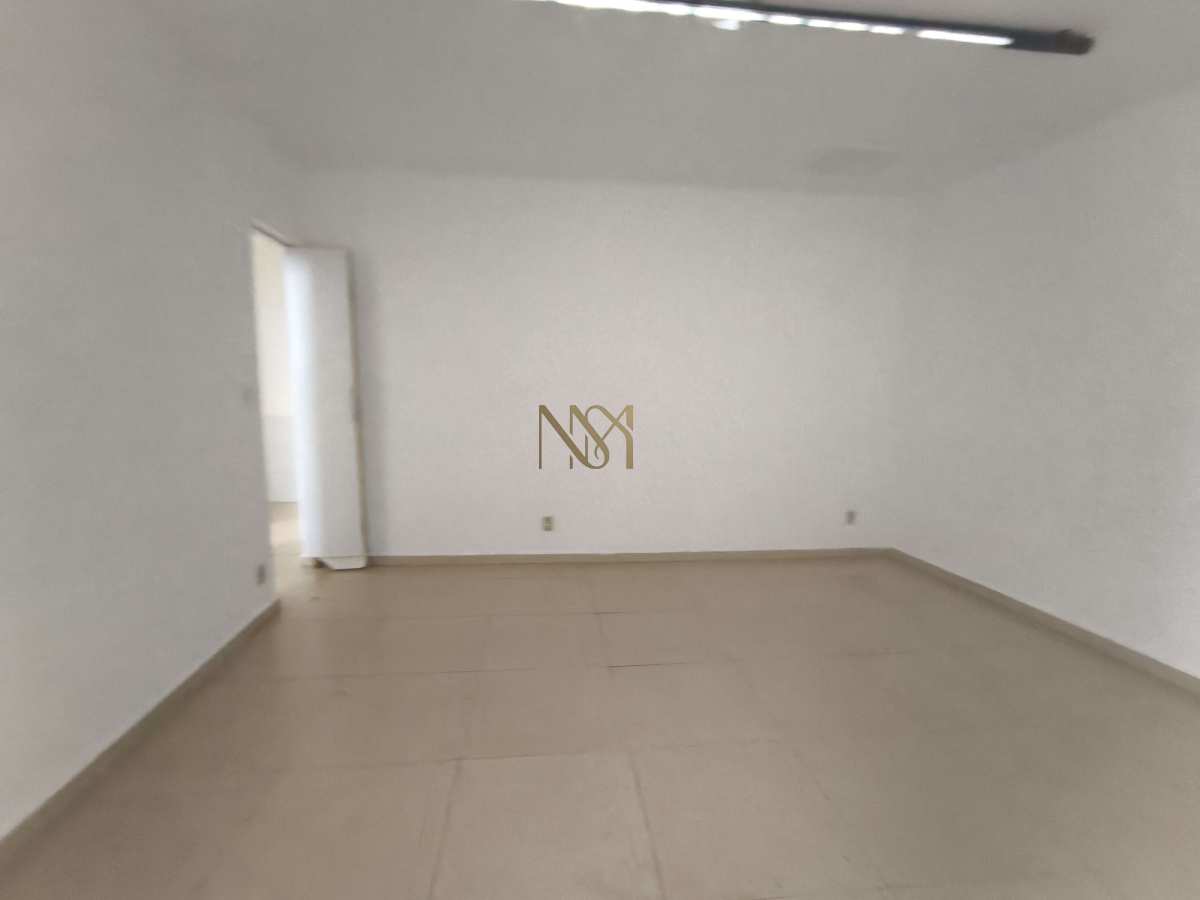 Casa à venda com 3 quartos - Vila Tibério,
