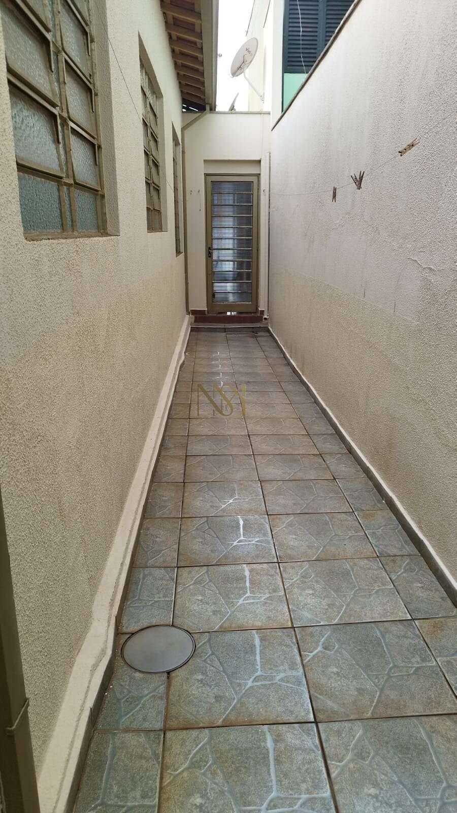 Casa à venda com 3 quartos, 210m² - Vila Tibério,Ribeirão Preto