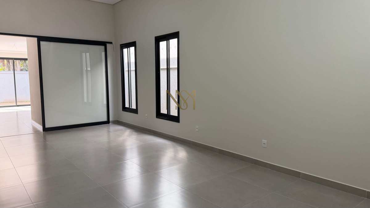  - Casa de Alto Padrão à Venda no Condomínio Bella Città | 3 Amplas Suítes | 203 m²