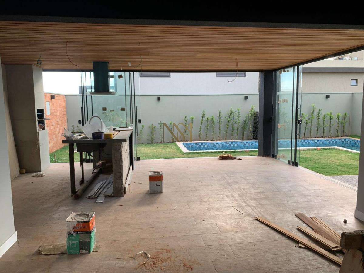  - Casa Térrea com 3 Suítes à Venda no Condomínio Alto do Castelo