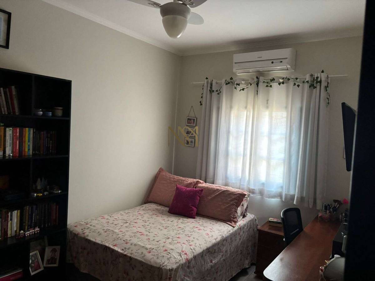  - Casa Térrea Reformada com 3 Quartos no Jardim Palmares